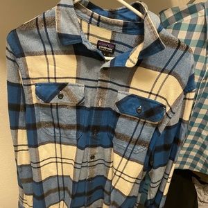 Patagonia dress shirt small fits like medium
